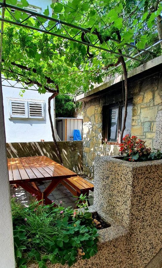 Apartment Mlija Omiš Kültér fotó