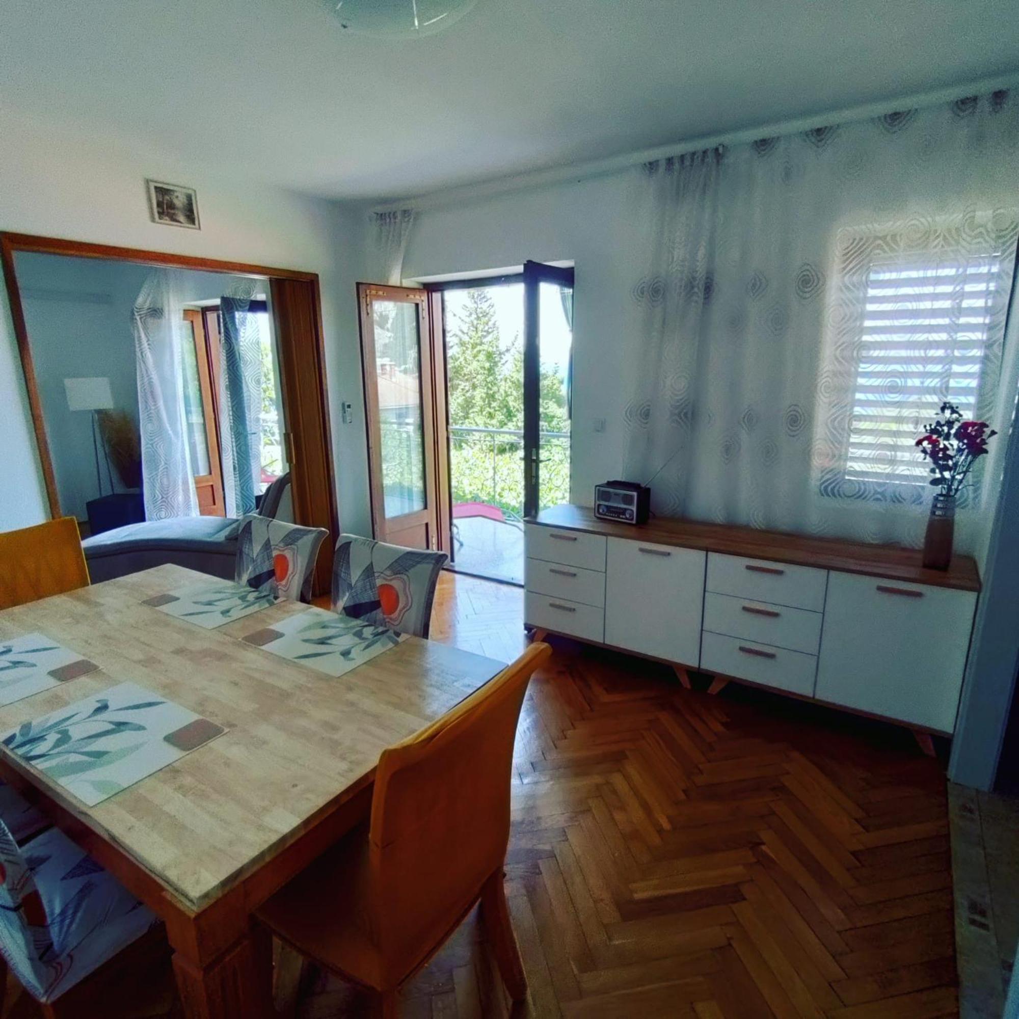 Apartment Mlija Omiš Kültér fotó
